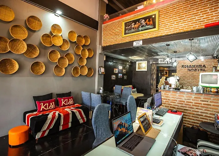 Shakira Hostel *