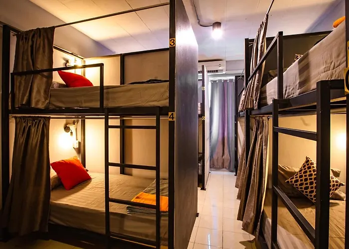 Shakira Hostel *